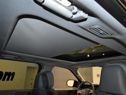 Used 2018 Lincoln Navigator Reserve w/ Technology Package image 19