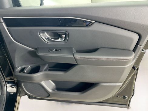 Used 2024 Honda Pilot TrailSport image 43