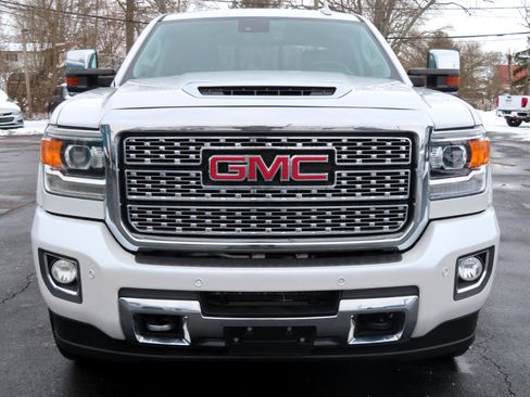 Used 2019 GMC Sierra 3500 Denali w/ Duramax Plus Package image 8
