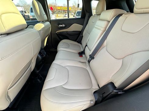 Used 2016 Jeep Cherokee Limited w/ Luxury Group image 9