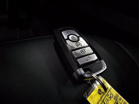 Used 2024 Ford Edge SEL w/ Convenience Package AWD/4WD image 32