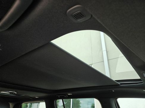 New 2026 Jeep Grand Wagoneer 4WD image 9