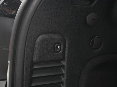 Used 2019 Jeep Grand Cherokee High Altitude AWD/4WD image 17