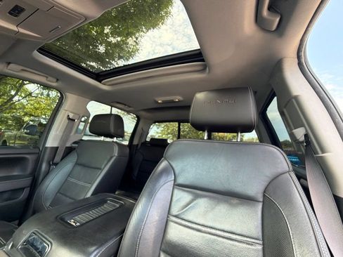 Used 2017 GMC Sierra 1500 Denali w/ Denali Ultimate Package AWD/4WD image 12