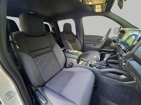 New 2026 Nissan Frontier SV w/ SV Convenience Package image 13