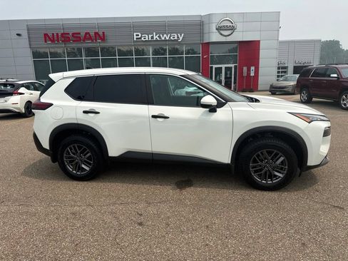Used 2023 Nissan Rogue S AWD/4WD image 1