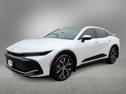 Used 2024 Toyota Crown Limited image 1