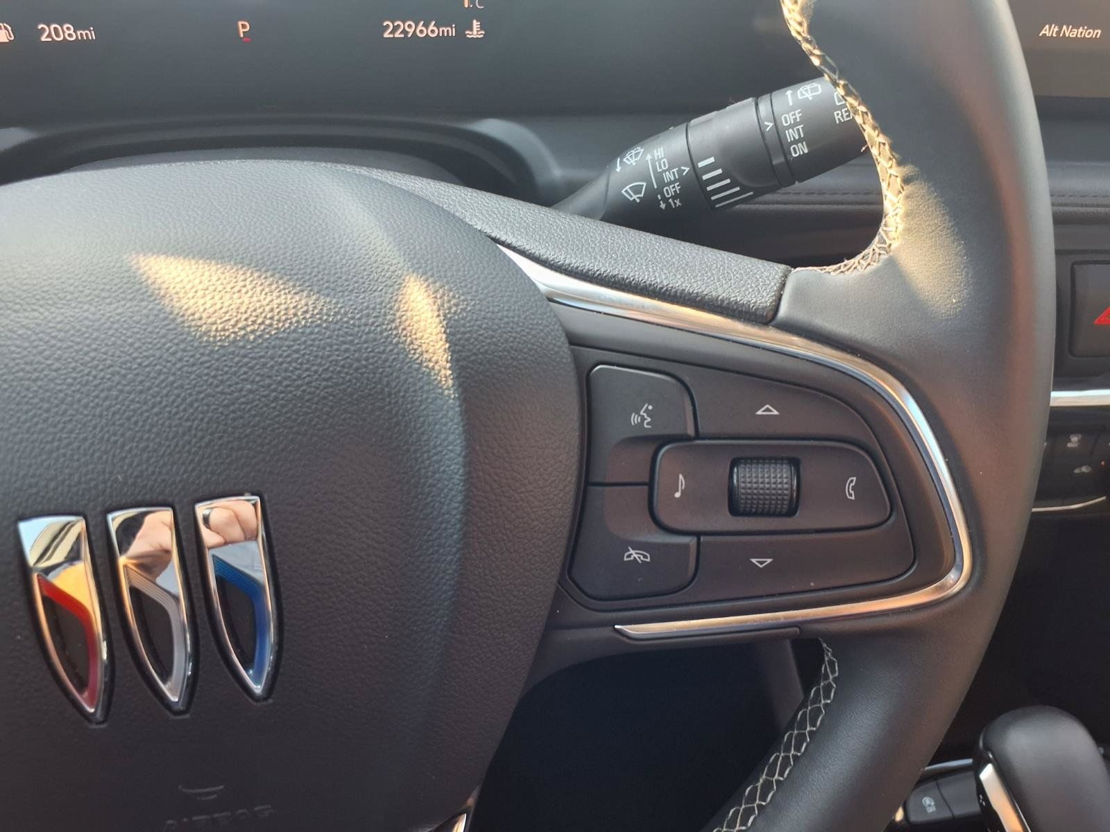 Used 2025 Buick Encore GX Preferred FWD image 17