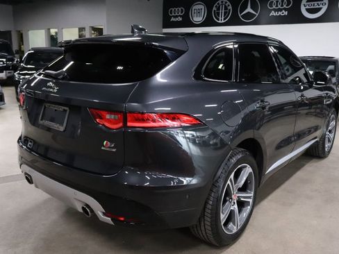 Used 2017 Jaguar F-PACE S image 6