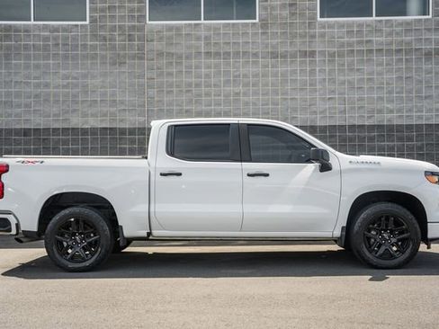 Used 2023 Chevrolet Silverado 1500 Custom AWD/4WD image 4