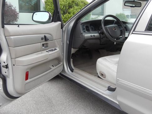 Used 2008 Mercury Grand Marquis LS RWD image 24