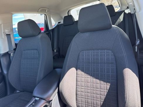 Used 2023 Honda HR-V LX image 16