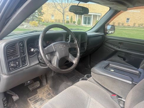 Used 2005 Chevrolet Silverado 1500 LS w/ Light Duty Power Package image 10