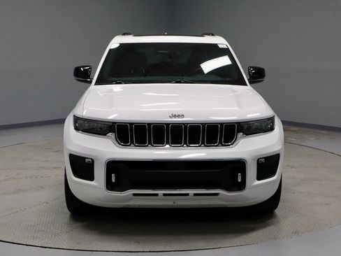 Used 2022 Jeep Grand Cherokee Overland w/ Luxury Tech Group IV image 8