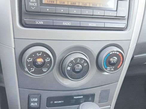 Used 2012 Toyota Corolla S image 24