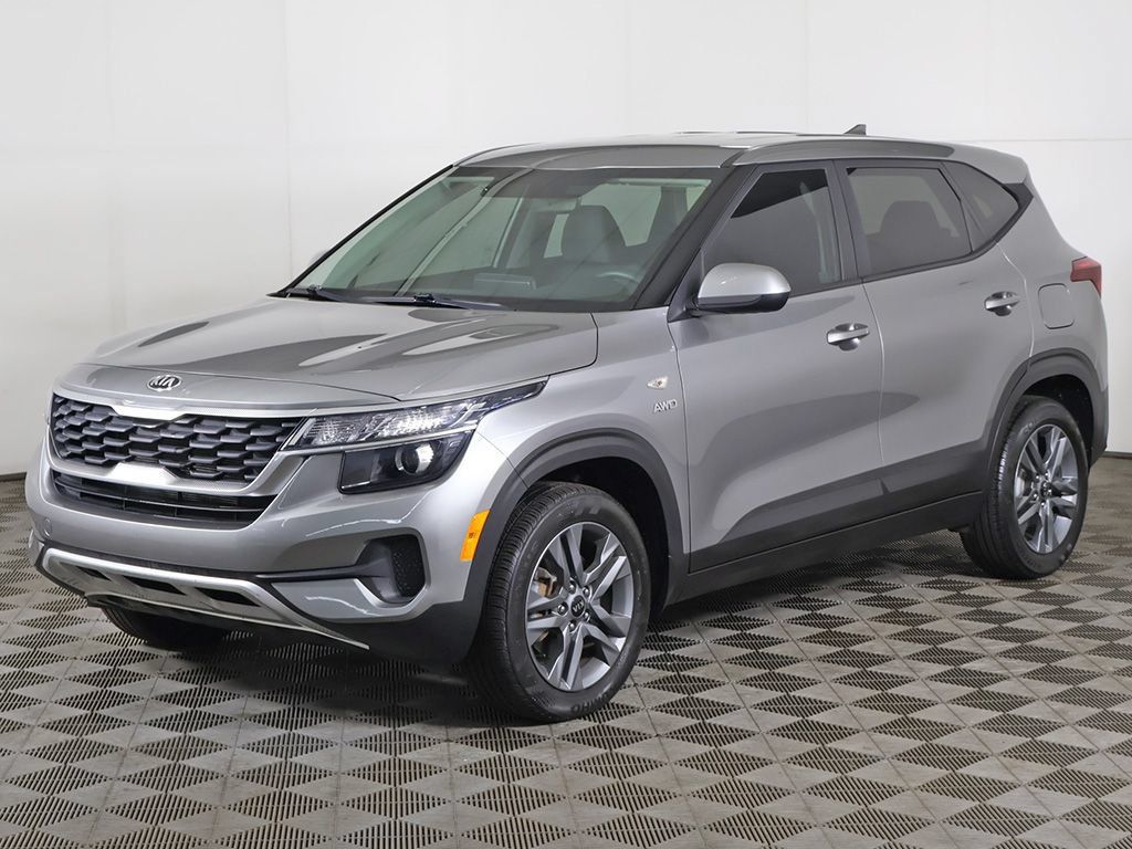 Used 2021 Kia Seltos LX AWD/4WD image 5