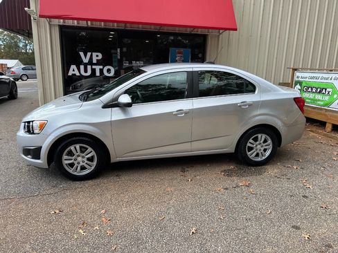 Used 2015 Chevrolet Sonic LT image 7