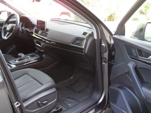 Used 2020 Audi Q5 e Prestige w/ Prestige Package AWD/4WD image 18
