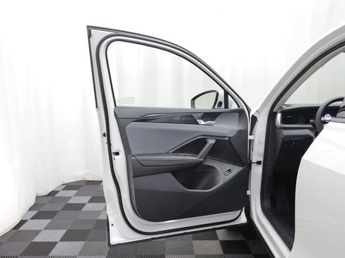 New 2026 Volkswagen Tiguan SE AWD/4WD image 4