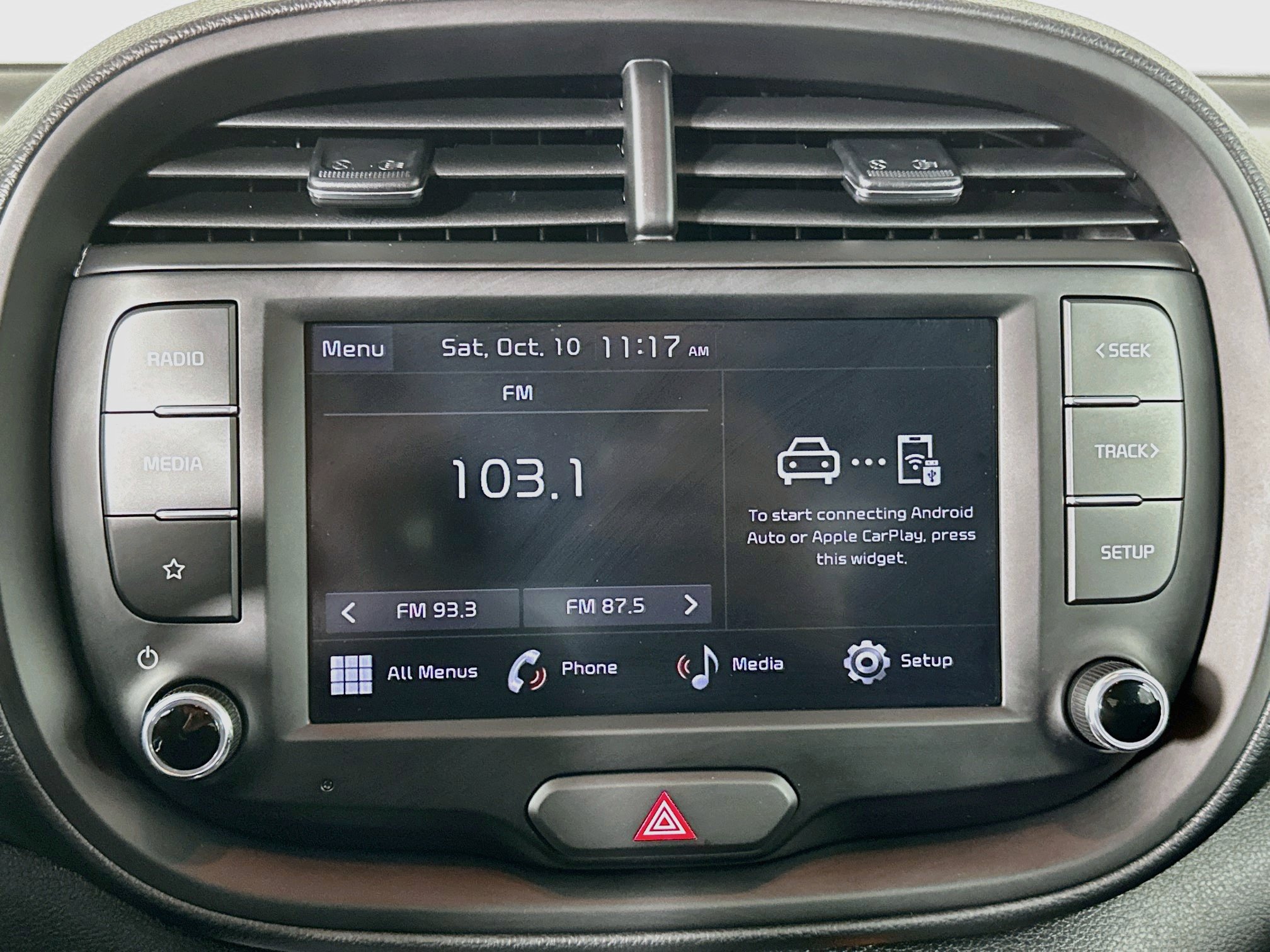 Used 2025 Kia Soul LX w/ LX Technology Package FWD image 21