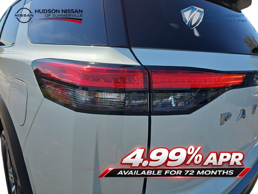 Used 2024 Nissan Pathfinder SL AWD/4WD image 35
