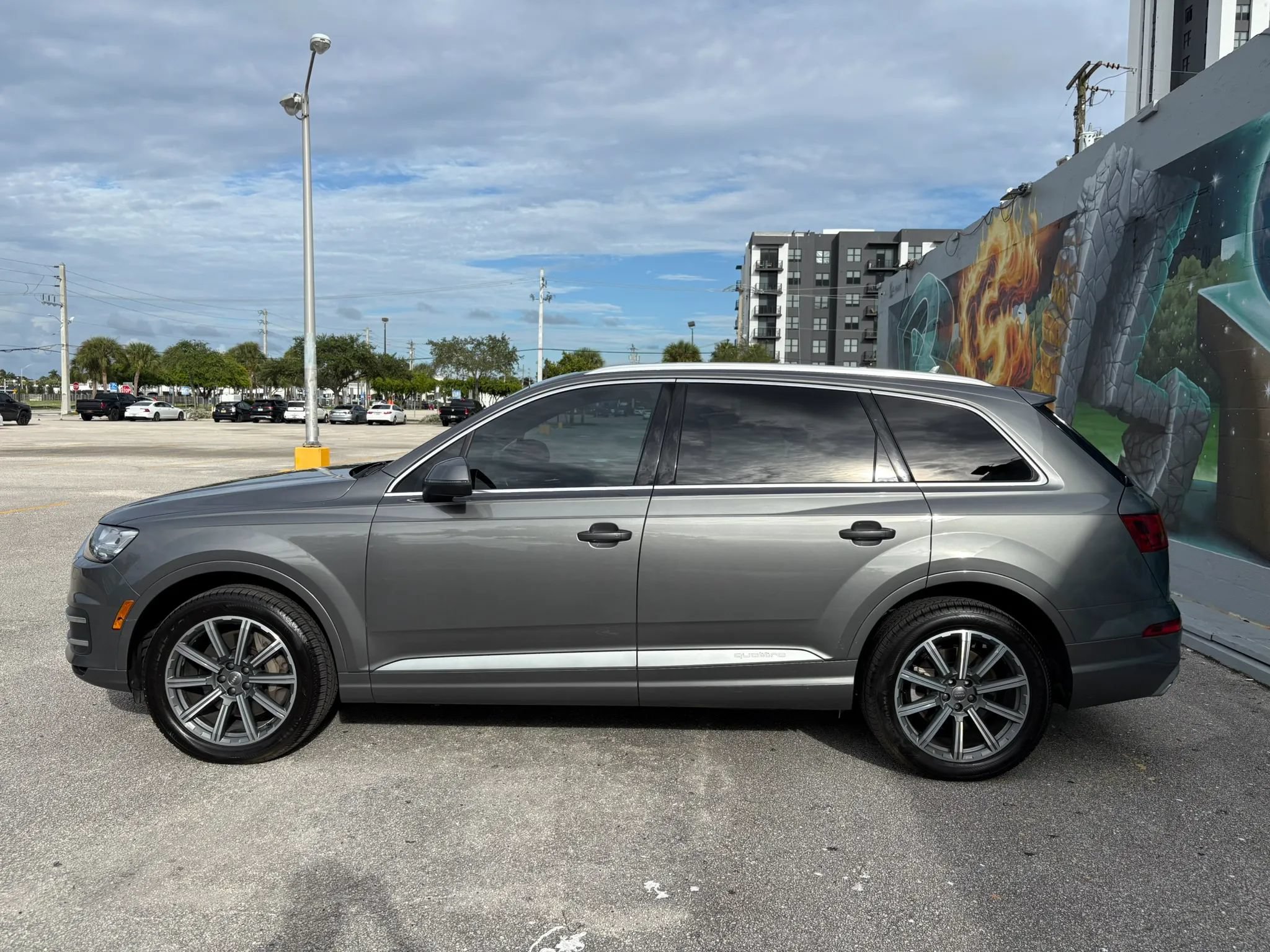 Used 2017 Audi Q7 3.0T Premium Plus w/ Premium Plus Package AWD/4WD image 9