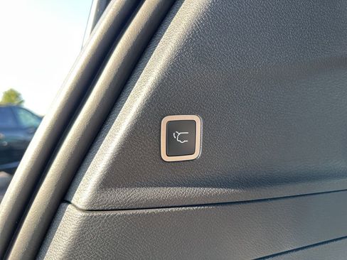 New 2026 Chrysler Pacifica Select image 16