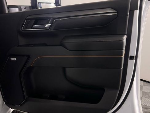 Used 2024 GMC Sierra 3500 AT4 image 32