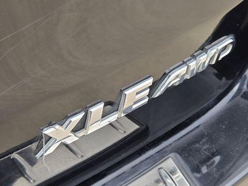 Used 2015 Toyota Highlander XLE AWD/4WD image 30