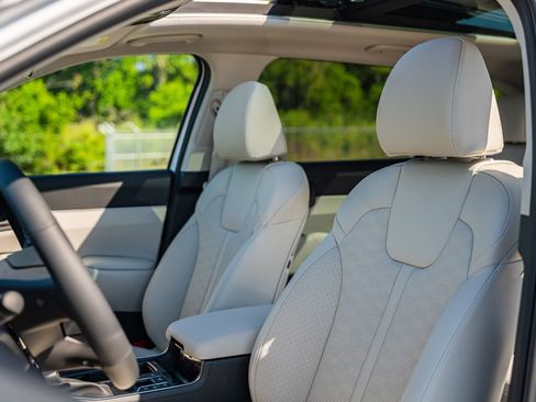 New 2026 Kia Sorento S w/ S Panoramic Sunroof Package image 14