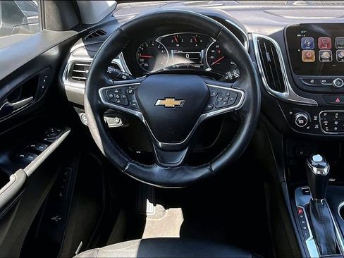 Used 2018 Chevrolet Equinox Premier AWD/4WD image 9