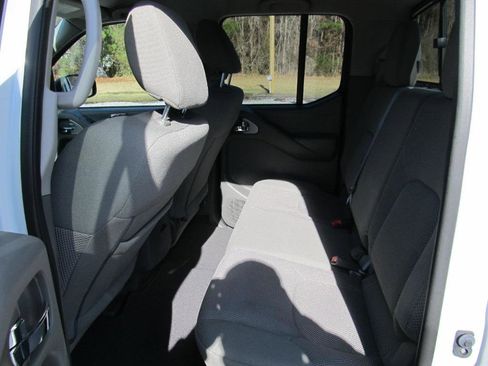 Used 2019 Nissan Frontier SV image 27