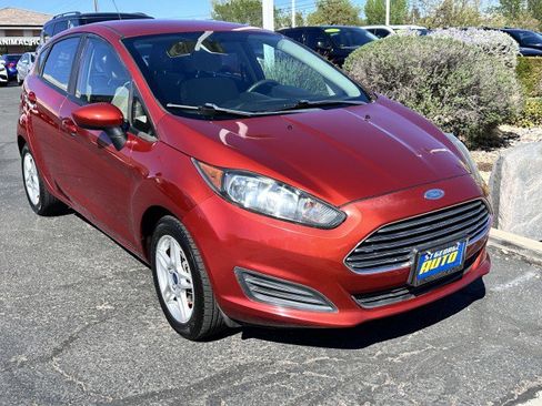Used 2018 Ford Fiesta SE image 1