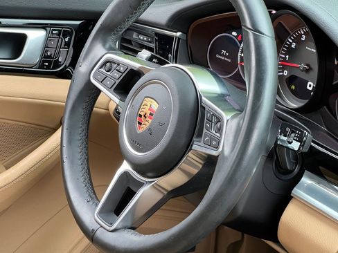 Used 2018 Porsche Panamera 4S AWD/4WD image 33