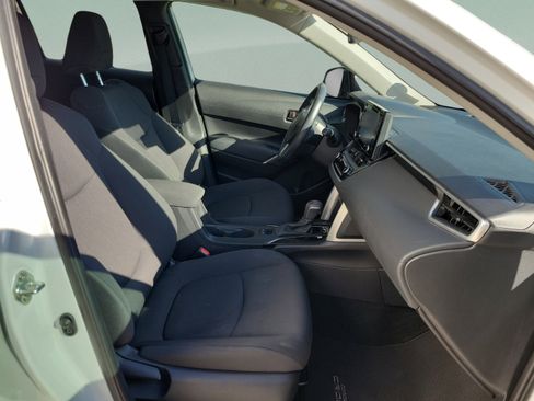 Used 2022 Toyota Corolla Cross LE FWD image 6