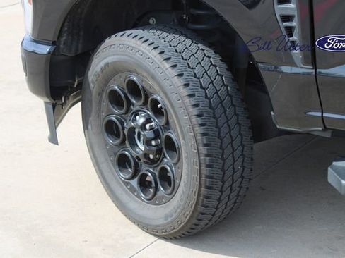 Used 2024 Ford F250 XLT w/ Black Appearance Package image 9