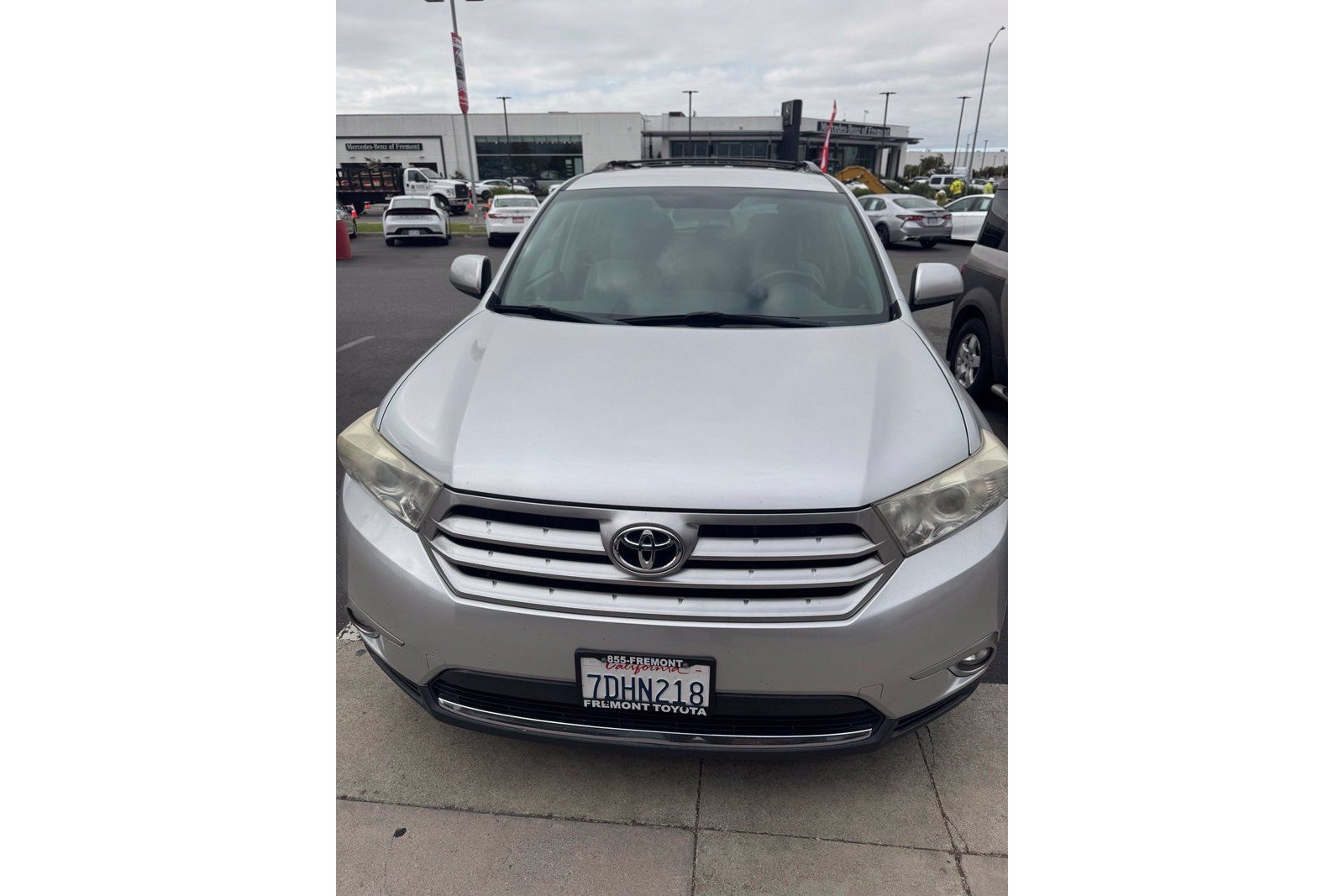 Used 2013 Toyota Highlander Plus FWD image 2