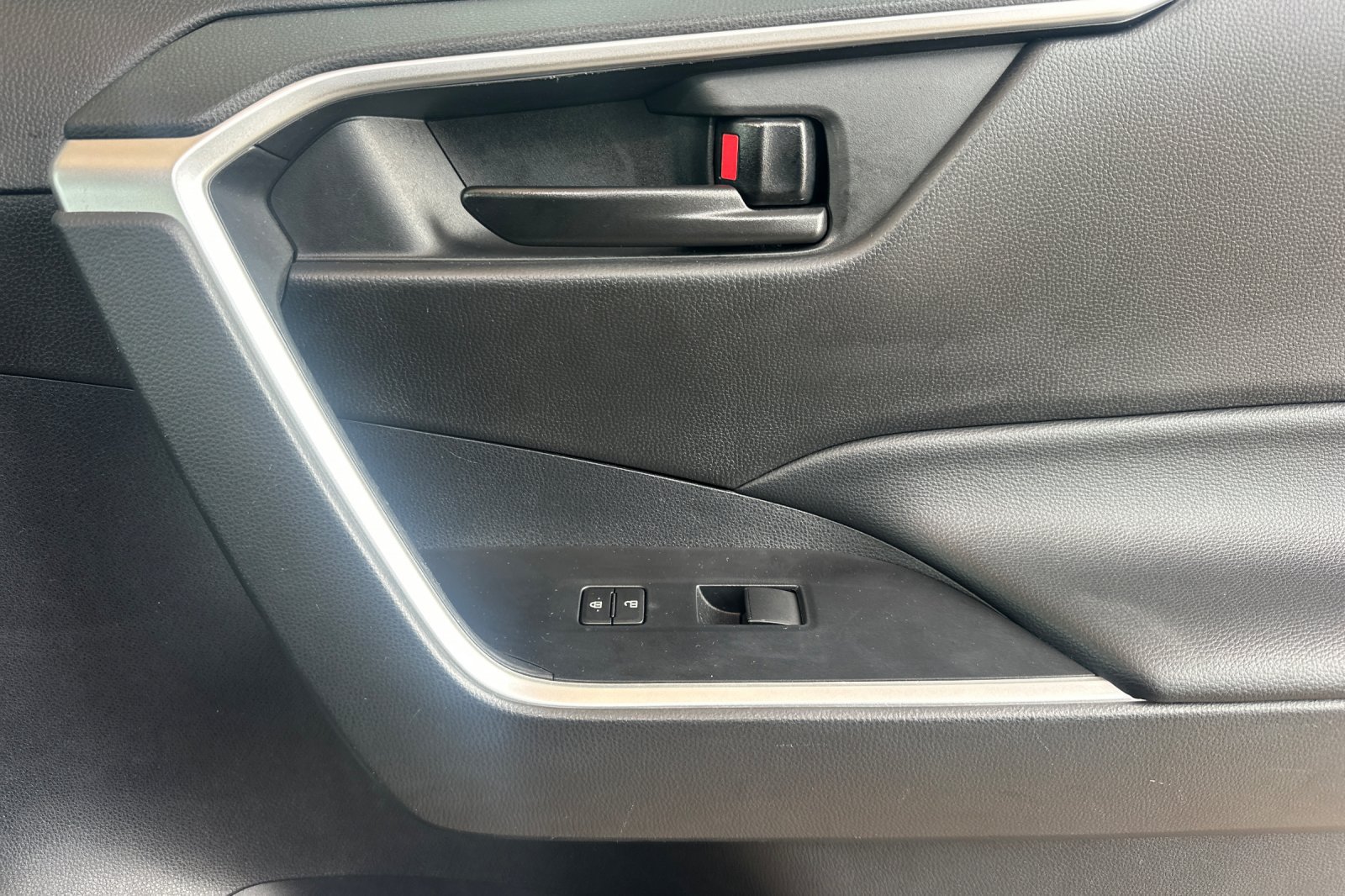 Certified 2023 Toyota RAV4 LE AWD/4WD image 21