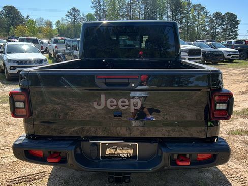 New 2025 Jeep Gladiator Rubicon image 9