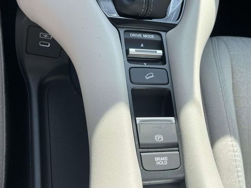 Used 2026 Honda HR-V LX image 33