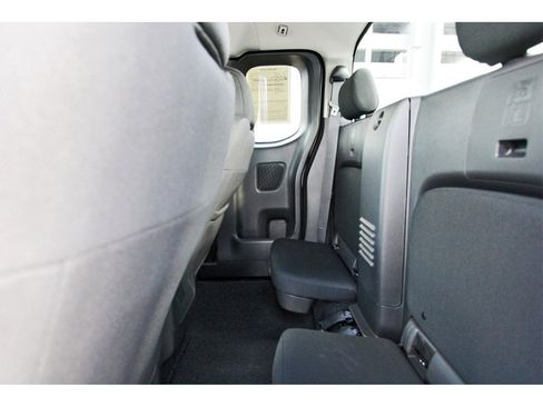 Certified 2024 Nissan Frontier SV image 10