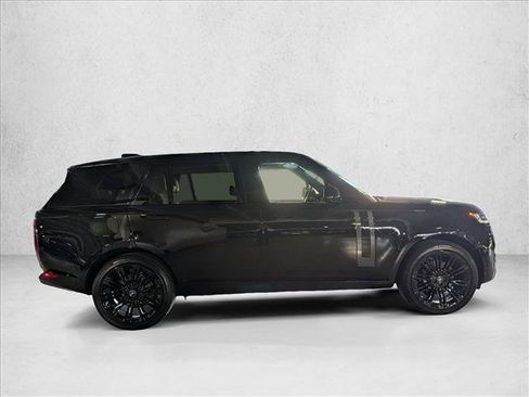 Used 2025 Land Rover Range Rover Long Wheelbase SE AWD/4WD image 4