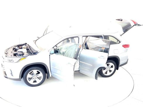Certified 2019 Toyota Highlander Limited image 22