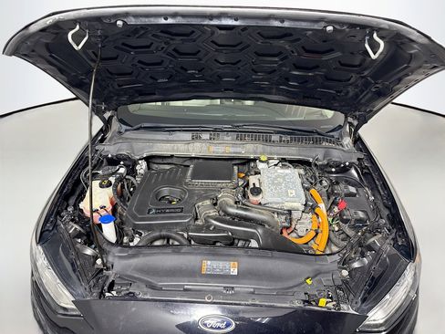 Used 2020 Ford Fusion SE image 28