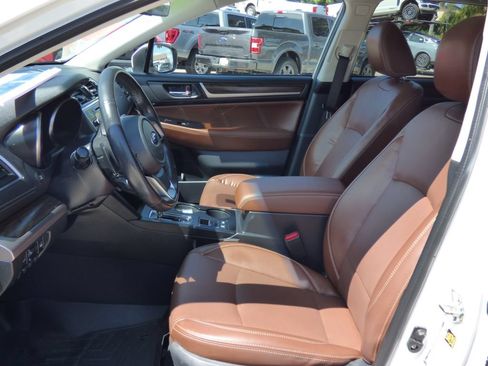 Used 2019 Subaru Outback 2.5i Touring AWD/4WD image 23