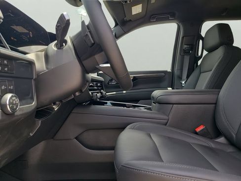 New 2026 Chevrolet Suburban LT w/ Comfort Package RWD image 24
