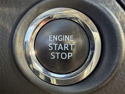 Used 2021 Toyota C-HR Limited image 20