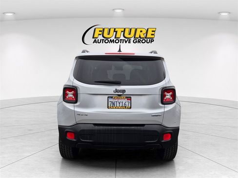 Used 2015 Jeep Renegade Latitude image 5