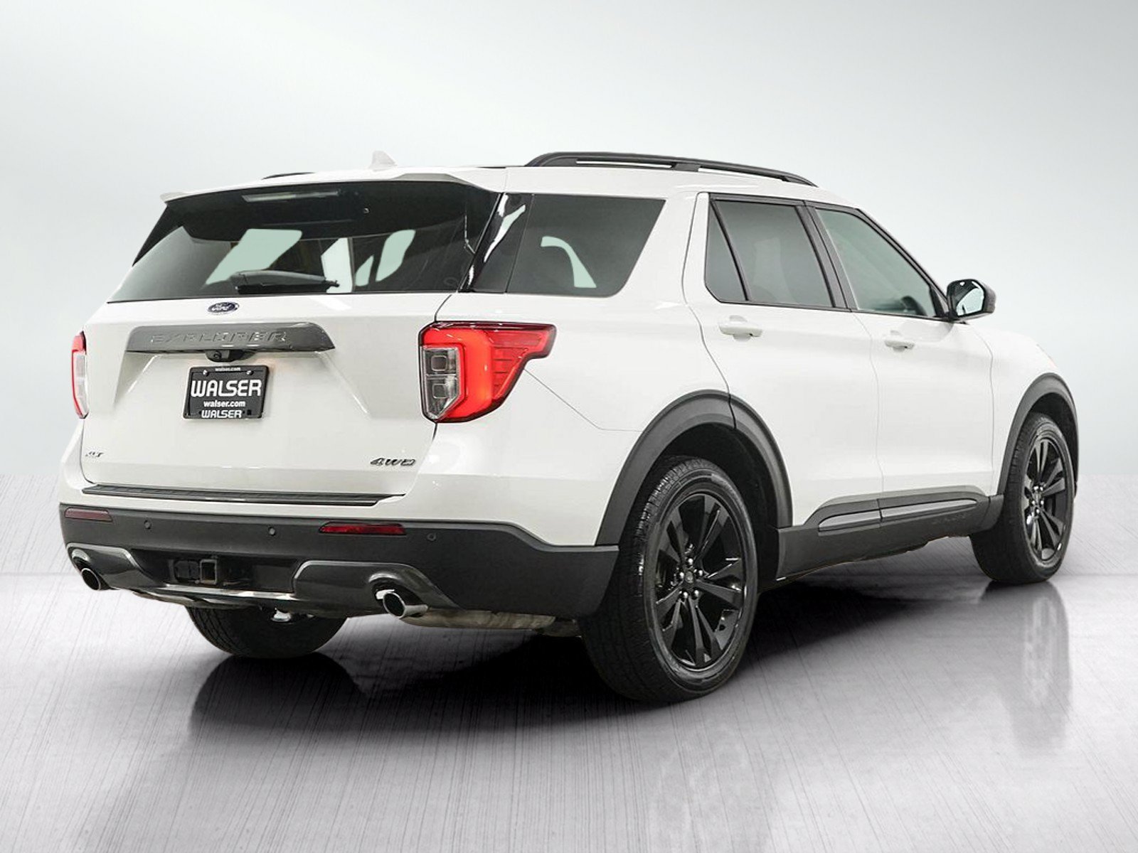 Used 2022 Ford Explorer XLT w/ Equipment Group 202A AWD/4WD image 5