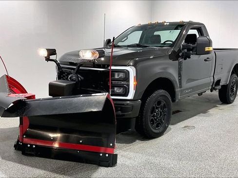 Used 2024 Ford F250 XL w/ STX Appearance Package AWD/4WD image 3